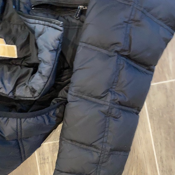 Micheal kors puffer coat size medium black zips with removable hood - Picture 11 of 16